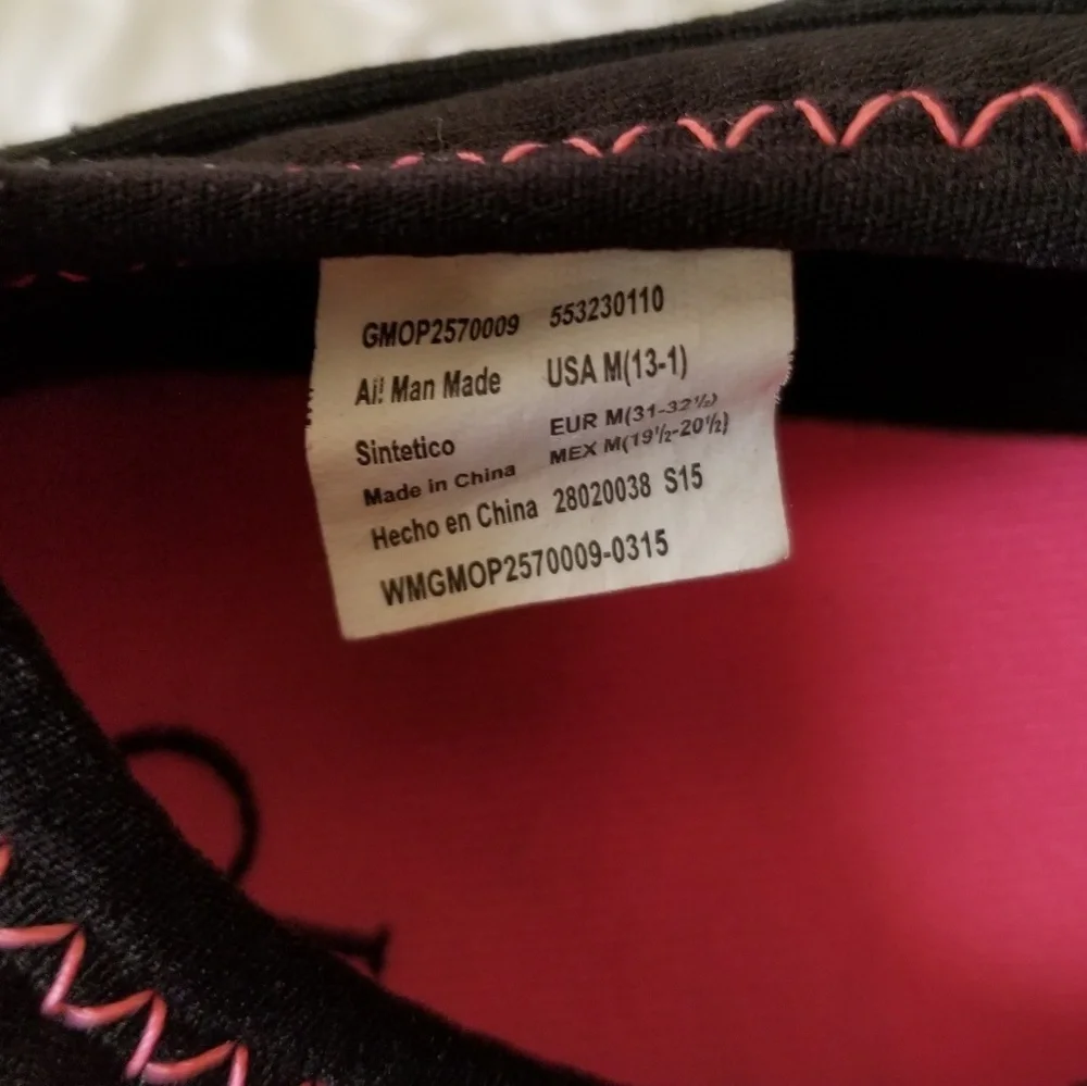 OP Girls black/pink beach water shoes